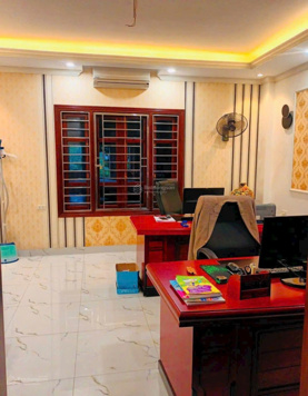 Biệt thự mặt phố 168m nhìn dải cây xanh. Khu BT8 hoàn thiện rất đẹp, cần bán nhanh