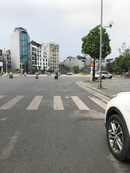 Biệt thự 216m2 lô góc đô thị Sài Đồng, đường 30m ở và kinh doanh tốt, gần hồ ĐT Sài Đồng, 46.8 tỷ