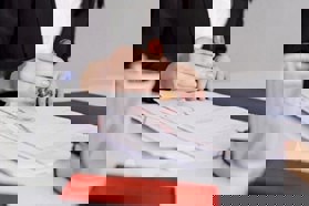 Tìm hiểu các quy định về niêm yết thừa kế mới nhất