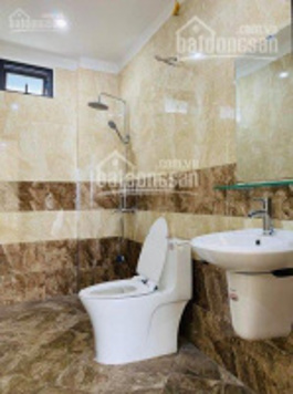 Bán nhà mặt phố KD đường thông ô tô gần nhà DT: 114.5m2 x 3.5tầng giá 14,5 tỷ KD mặt chợ