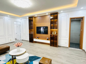 Bán căn hộ 2PN Home City 177 Trung Kính DT 70m2 tầng trung ban công ĐN giá 5,1 tỷ. LH: 0942 681 336