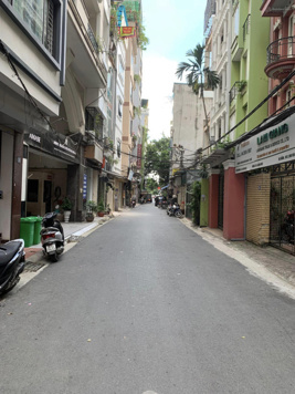 Chính chủ cần bán nhà số 22 Phố Cầu Giấy kinh doanh ô tô. Giá 12.9 tỷ