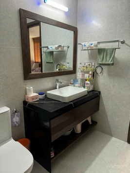 Cần bán gấp căn hộ 2PN, tầng trung, full nội thất, view trọn bể bơi tại CC Iris Garden giá 3,8 tỷ