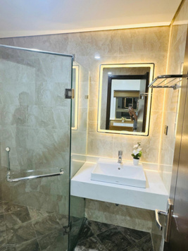 Chính chủ bán gấp CC Eco Lake View 106m2, 3ngủ, 2VS, full nội thất cao cấp, BC Đông Nam mát mẻ