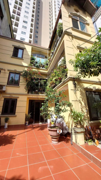Bán nhà phố Lương Khánh Thiện DT 140 m2 x 6 PN x MT 8m