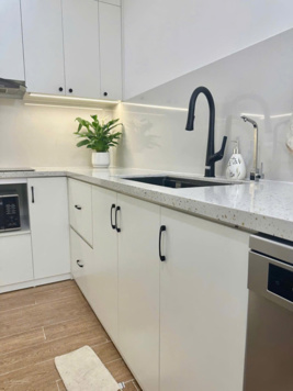 Chính chủ bán gấp CC Eco Lake View 75m2, 2 ngủ, 2vs, full nội thất cao cấp, BC Đông Nam mát mẻ