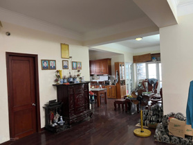 Chinh Chủ: bán căn góc tầng 16. Diện tích 160m2 nhà, 22,8m2 sân vườn. View hồ. Căn đẹp nhất tòa.