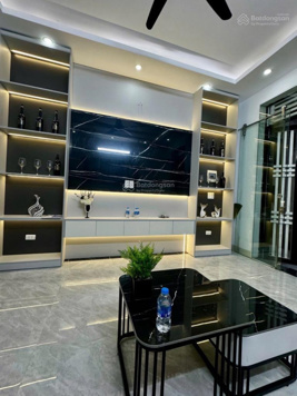 Siêu phẩm Hoàng Mai - hàng tuyển vị trí đỉnh vài bước ô tô - nhà đẹp nội thất xịn