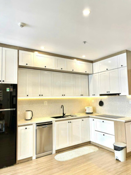 Chính chủ bán gấp 2 căn 1PN + 1 - DT 43m2/2.6tỷ và căn 2PN2WC +1- DT 65m2/3.8tỷ tại Vinsmart City