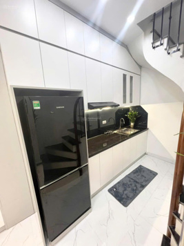 Bán gấp nhà riêng 30m2 tại Phố Khâm Thiên, Đống Đa, giá 5,8 tỷ, 3 PN, 4 PT