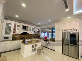 Bán Liễu Giai 56m2 *6 tầng x MT 5,2m - nội thất tiền tỷ - chủ quan chức - giá không tưởng hơn 11 tỷ