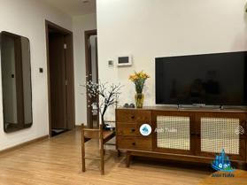 Chính chủ cần bán gấp giá cắt lỗ căn hộ 2PN2VS diện tích 72m2 tại Vinhomes Green Bay. Giá 3,2 tỷ