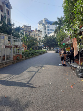 Cần bán gấp nhà mặt đường Phạm Tuấn Tài: 80m2 5 tầng. KD văn phòng rất tốt/ở. 28 tỷ