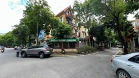 Biệt thự Bán đảo Linh Đàm mặt tiền rộng vị trí đẹp, 236m2 chỉ 36.5 tỷ. LHCC: 0963 789 823