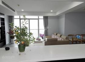 Bán căn hộ vip Watermark 200 m2, full đồ, căn góc, có sân vườn rộng, ban công hướng Đông, giá 14 tỷ