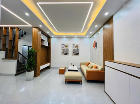 Bán nhà đường Giải Phóng, Hoàng Mai, ngay hồ Linh Đàm, bến xe Nước Ngầm, 40m2, 4 tầng, hơn 6 tỷ