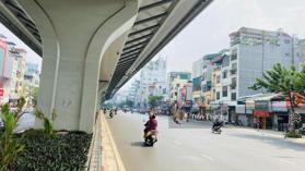 Cần bán gấp nhà mặt phố Hồ Tùng Mậu, vị trí vàng ngay ngã tư Xuân Thủy - Hồ Tùng Mậu 70m2x7 tầng