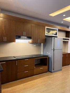 Chính chủ bán căn góc 2PN, 2WC, 3 mặt thoáng view hồ Linh Đàm