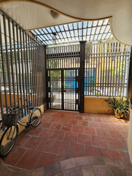 Nhà KĐT Định Công, vỉa hè, ô tô, phân lô bàn cờ, hàng xóm lãnh đạo cấp cao, an ninh dân trí tốt