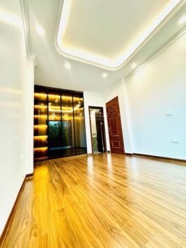 Bán nhà 36m2 cổng làng Phú Đô, Mỹ Đình, 6 tầng thang máy nhập khẩu, nội thất xịn xò, nhà đẹp ở ngay