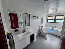 Bán nhà mặt phố đường Quan Hoa, giá ưu đãi chỉ 25,5 tỷ vnđ, diện tích 50m2