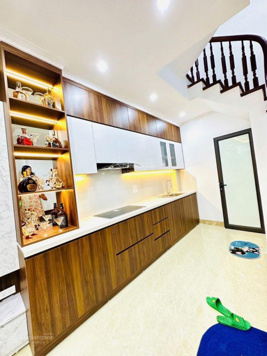 Bán nhà đẹp ở ngay cách ô tô 30m Cầu Giấy