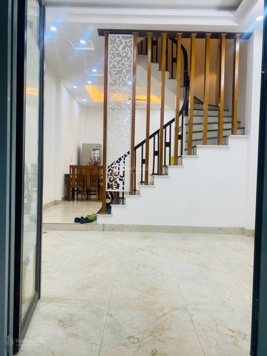 Chính chủ bán nhà mặt ngõ 205 Định Công Thượng 43m2 4T MT 4,6m, kinh doanh, gần phố