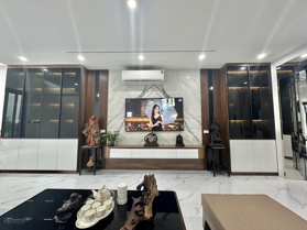 Ban nha Ngọc Thuỵ - 51m 6 tầng thang máy ngõ oto gần phố - gần cầu - gần công viên - full nội thất