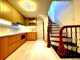 TÔN ĐỨC THẮNG- ĐỐNG ĐA - NHÀ ĐẸP - RẼ NHẸ RA MP - HAI THOÁNG - FULL NỘI THẤT - Ở NGAY.