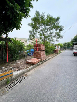 Bán đất Tổ 4 Giang Biên, Long Biên - 117.1m2 mặt tiền 5.9m, giá 8.9 tỷ vỉa hè ô tô tránh vườn hoa