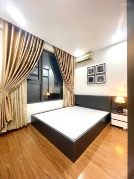 Chính chủ cần bán 2 ngủ Vinaconex 2, hướng mát, full nội thất. DT 60m2, giá 3,6 tỷ. LH 0935 873 688