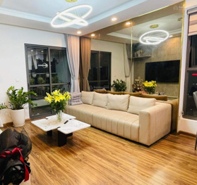 Tôi bán căn Hanoi CenterPoint, 70m2 thiết kế 2 ngủ, tầng trung, BC: Đông Nam thoáng mát giá 5tỷ8