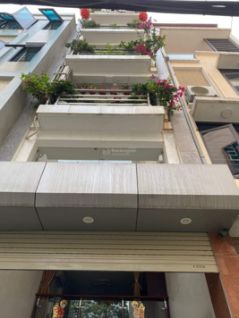 Duy nhất căn nhà 5 tầng phân lô quân đội 918, cạnh sân Golf Long Biên, DT 41m2 ô tô tránh