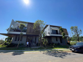 Bán biệt thự Xanh Villas 330m2 giá 1x tỷ (x nhỏ), cách Big C 30p lái xe