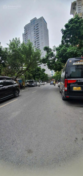 Bán nhà Hoàng Quốc Việt, đường ô tô tránh, có vỉa hè, sổ đỏ nở hậu