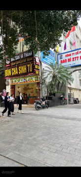 CHÍNH CHỦ LÀ ANH TRAI THÂN TÌNH CÙNG Ở TRONG SÀI GÒN GIAO CHO BÁN CĂN NHÀ MẶT TIỀN PHỐ LÁNG HẠ. VỊ