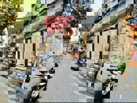 (ẢNH THẬT + TT CHUẨN) NHÀ VĨNH HƯNG HOÀNG MAI. ĐƯỜNG Ô TÔ TRÁNH KINH DOANH SẦM UẤT NHỈNH 6 TỶ.  Chính chủ cần bán nhà phố Vĩnh Hưng Hoàng Mai. 4T đẹp mt rộng, ngõ ô tô tránh, tiện kinh doanh.  Thiết kế hiện đại 30m2 5T mỗi tầng 1 phòng vệ sinh khép k