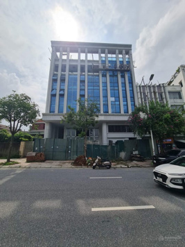 HIẾM!BÁN TOÀ VĂN PHÒNG 2 HẦM 6 NỔI 1 TUM DT 472M MT 17M MẶT PHỐ HỒNG TIẾN LONG BIÊN CHỈ 240 TỶ