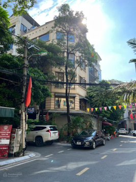 CC bán - nhà góc 3 mặt tiền rộng 15m - ngõ ôtô 20m - 62m2 5.5 tầng - ngõ Trung Kính & Mạc Thái Tổ