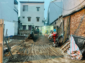 Đất Ngọc Lâm thông số hiếm 80,4m2. Ngõ 4m ô tô 7 chỗ ra vào. Mặt tiền gần 5m. Giá tốt 10.5 tỉ