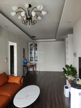 Chính chủ bán căn hộ 2 ngủ 81.3m2 thông thủy tại Imperia có sổ đỏ liên hê e để xem nhà 0846 943 333