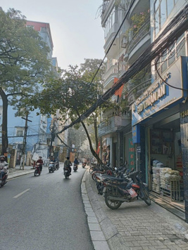 Cực hot! Nhà mặt phố Nguyễn Ngọc Nại - 3 mặt thoáng - diện tích khủng 122m2 - giá chỉ 35 tỷ
