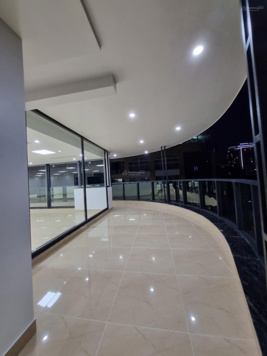 Bán nhà mặt phố Trần Thái Tông, 293m2, 3PN + 8 tầng nổi, 01 tầng hầm, mặt tiền 34m