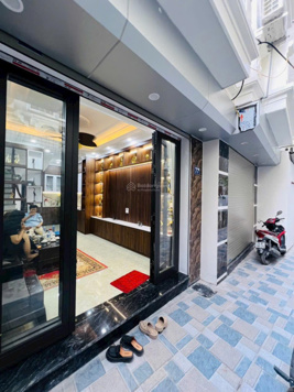 - NHIỈNH 6Tỷ CÓ NHÀ PHỐ CÁT LINH - NGẦN ÔTÔ- NHÀ MỚI- THIẾT KẾ ĐẸP - TƯƠNG LAI MẶT PHỐ DÂN TRÍ CAO