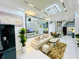 Hàng hiếm! Bán nhà phố Tôn Đức Thắng 34m2 x 4 tầng, trước nhà có sân chơi rộng, rợp bóng cây xanh!