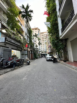 Bán nhà phân lô, lô góc 3 thoáng, Phạm Văn Đồng 65 m2, 5 tầng, 5m MT, 18tỷ5, LH 0962 039 998