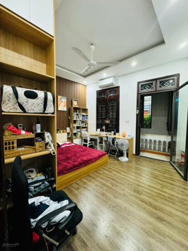 Bán nhà riêng tại phố Láng Hạ, giá 9 tỷ, diện tích 54m2, nội thất đầy đủ, ngõ thông tứ phía