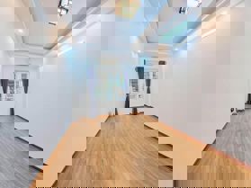 Nhà mặt phố Trần Quốc Hoàn Cầu giấy, diện tích sàn 40m2, 4 tầng, tầng 1 kinh doanh buôn bán sầm uất, tầng 2,3,4 mỗi tầng 2 phòng ngủ làm văn phòng