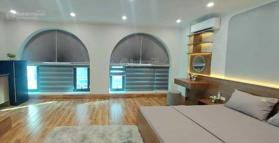 Bán nhà đường Hoàng Ngọc Phách, 3 thoáng, ô tô tránh, thang máy, nhà đẹp, ở sướng, 71m2*6T