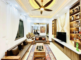 Bán nhà Dã Tượng - Hoàn Kiếm. DT 31m2, 4 tầng, mặt tiền 6m. Giá 10.2 tỷ (CTL)